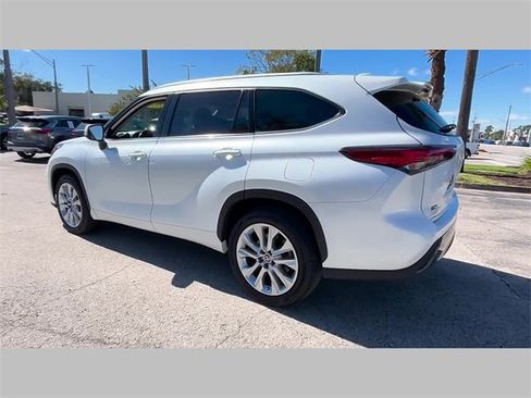 Used 2022 Toyota Highlander Limited image 23