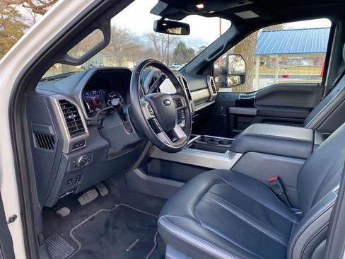 Used 2022 Ford F350 Platinum image 18