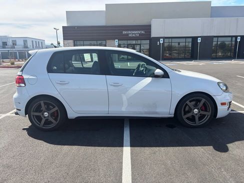 Used 2010 Volkswagen GTI 4-Door image 3