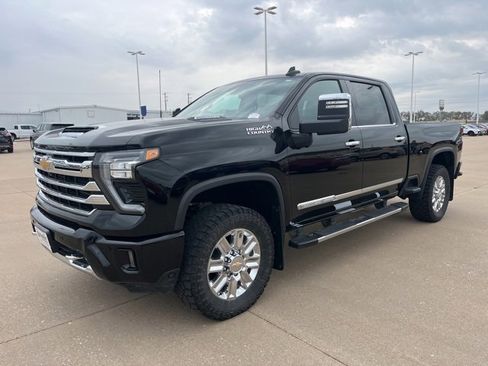 Used 2025 Chevrolet Silverado 2500 High Country w/ Technology Package image 12
