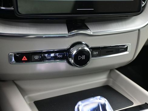 New 2026 Volvo XC60 T8 Ultra w/ Protection Package Premier image 15