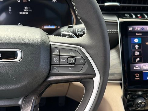 New 2025 Jeep Grand Cherokee Limited image 43