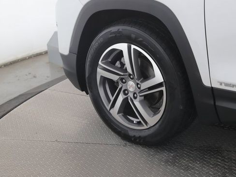 Used 2021 GMC Terrain SLT w/ LPO, Bright Accent Package image 13
