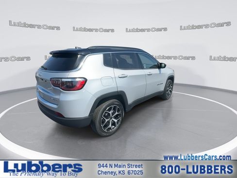 Used 2025 Jeep Compass Limited AWD/4WD image 8