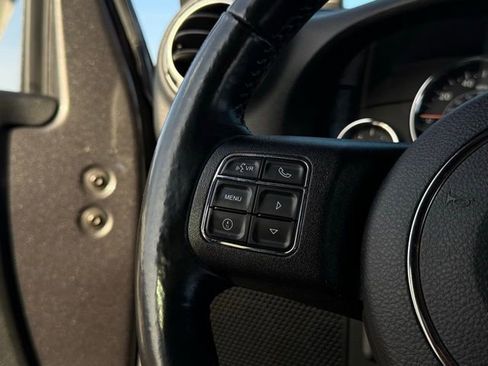 Used 2018 Jeep Wrangler Unlimited Sahara w/ Connectivity Group image 10