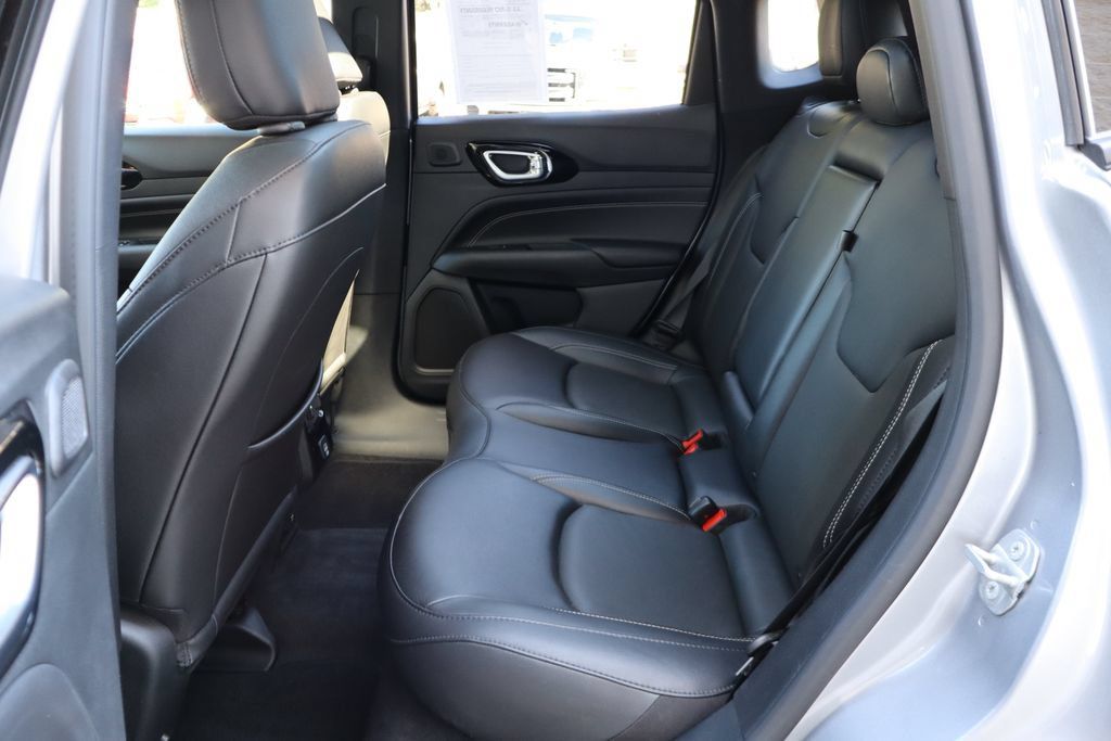 Used 2022 Jeep Compass High Altitude AWD/4WD image 11