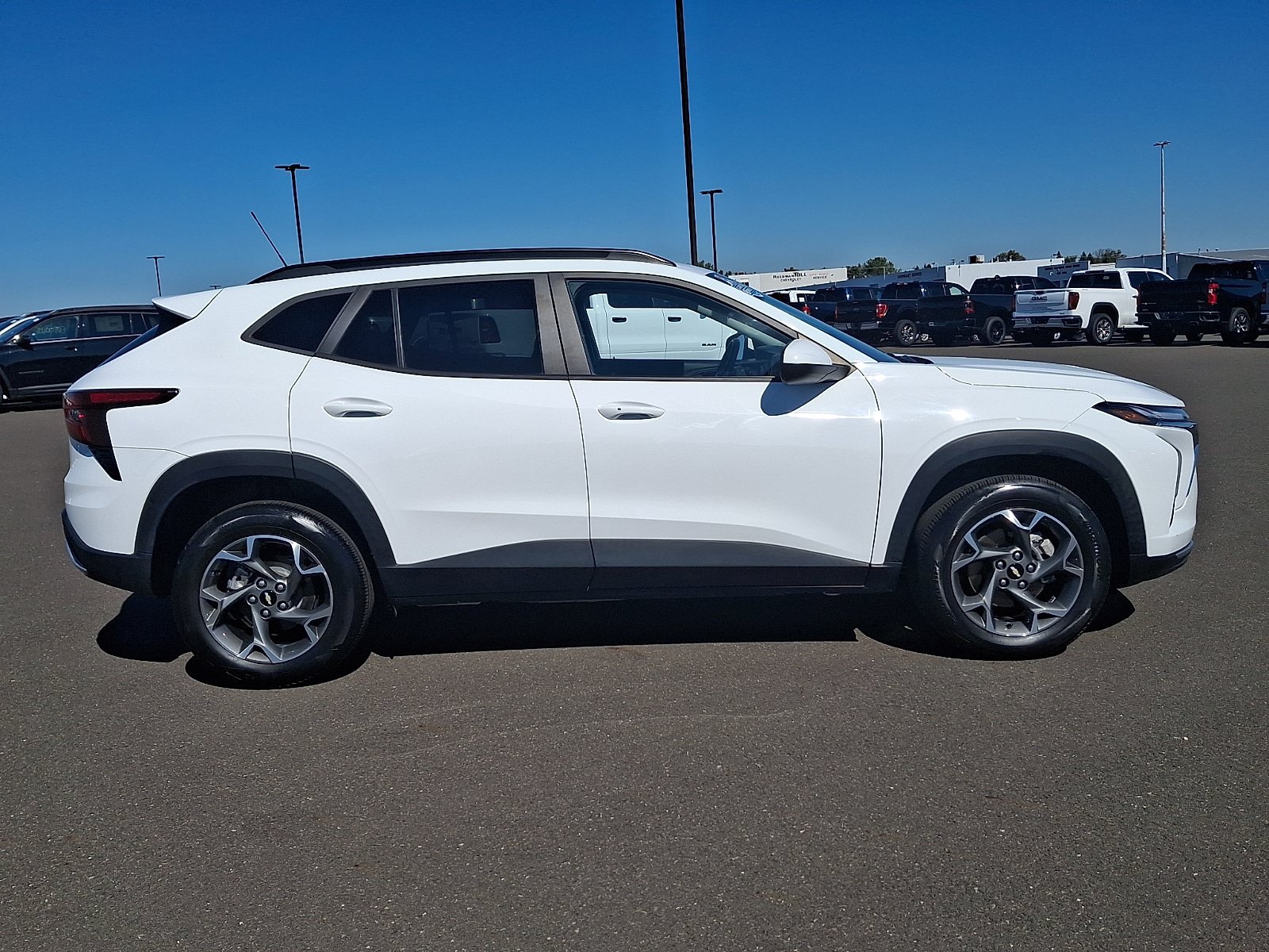 Used 2024 Chevrolet Trax LT w/ Driver Confidence Package FWD image 7