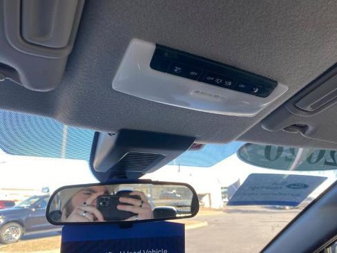 Used 2020 Nissan Kicks SR w/ SR Premium Package image 25