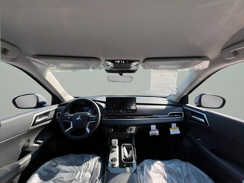 New 2026 Mitsubishi Outlander SE AWD/4WD image 12