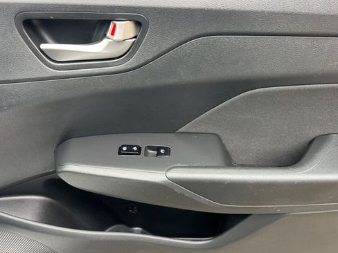 Used 2021 Hyundai Accent SE FWD image 20