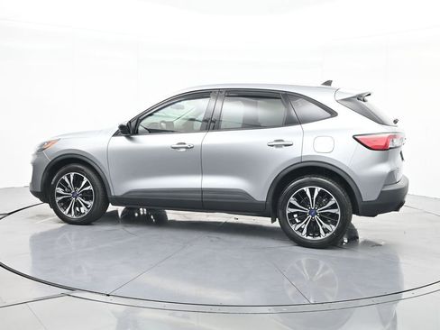 Used 2022 Ford Escape SE w/ SE Sport Appearance Package image 10