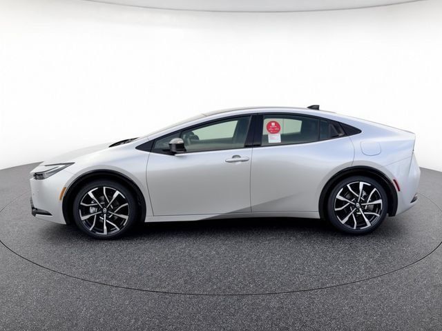 New 2027 Toyota Prius Plug-In Hybrid FWD image 2