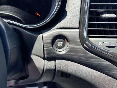 Used 2021 Jeep Grand Cherokee Laredo X AWD/4WD image 17