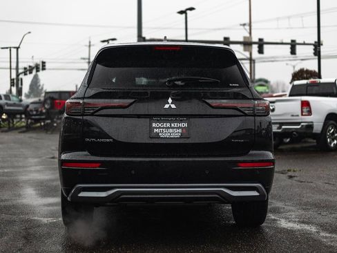 New 2025 Mitsubishi Outlander AWD image 9