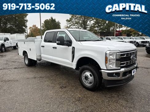 New 2026 Ford F350 XL w/ XL Chrome Package image 2
