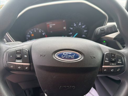 Used 2020 Ford Escape SE image 15