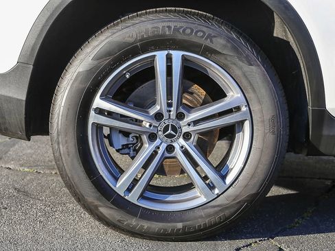 Used 2021 Mercedes-Benz GLC 300 4MATIC image 12