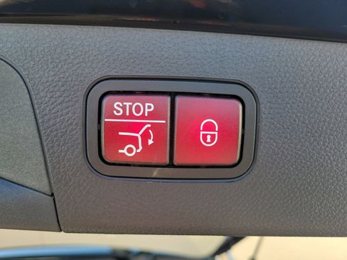 Certified 2020 Mercedes-Benz GLC 300 4MATIC image 10