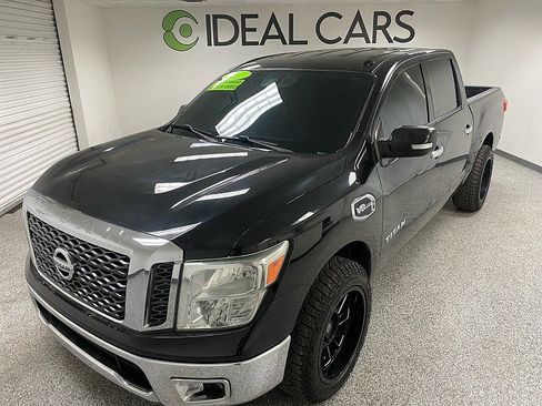 Used 2017 Nissan Titan SV image 1