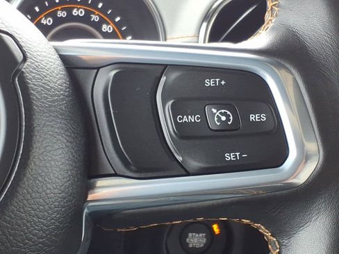 Used 2023 Jeep Gladiator Overland AWD/4WD image 17