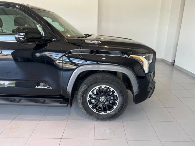 Used 2023 Toyota Sequoia Limited w/ TRD Off-Road Package AWD/4WD image 11