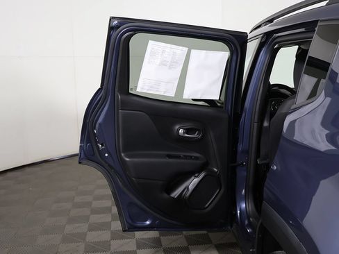 Used 2020 Jeep Renegade Altitude AWD/4WD image 17