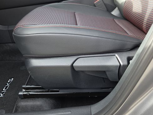 New 2026 Nissan Kicks SR FWD image 15