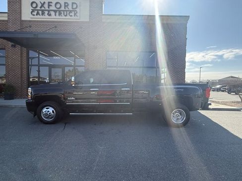 Used 2017 Chevrolet Silverado 3500 High Country w/ Duramax Plus Package image 3