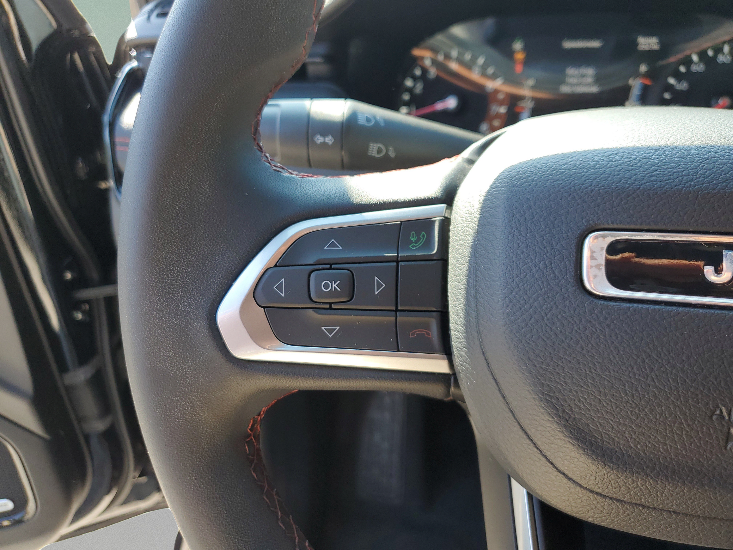 Used 2024 Jeep Compass Trailhawk w/ Sun and Sound Group AWD/4WD image 22