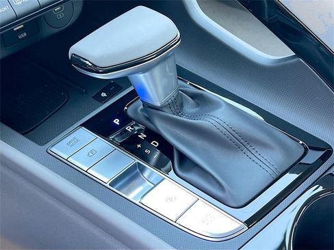 New 2025 Hyundai Elantra SEL image 17