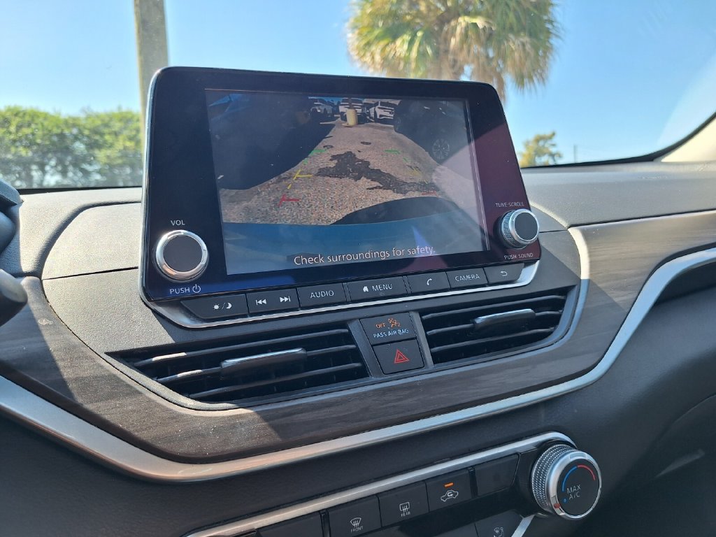 Used 2025 Nissan Altima 2.5 SV FWD image 20