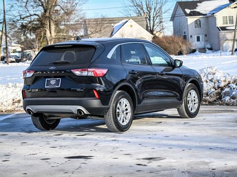 Used 2022 Ford Escape SE image 3