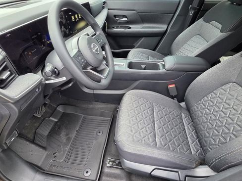 New 2026 Nissan Kicks SV w/ Charging Package FWD image 7