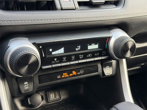 Used 2023 Toyota RAV4 LE image 28