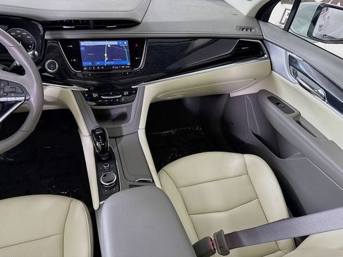 Used 2025 Cadillac XT6 Premium Luxury w/ LPO, Floor Liner Package AWD/4WD image 28
