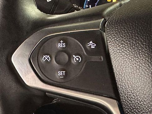 Used 2023 Chevrolet Traverse LT AWD/4WD image 23