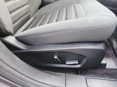 Used 2017 Ford Fusion SE image 33