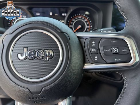 Certified 2025 Jeep Wrangler Unlimited Sahara AWD/4WD image 29