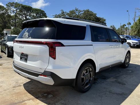 New 2026 Kia Carnival EX image 4