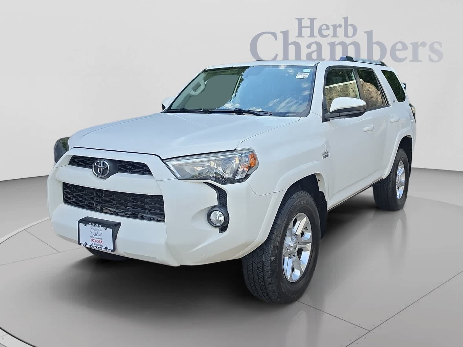 Used 2019 Toyota 4Runner SR5 AWD/4WD image 11