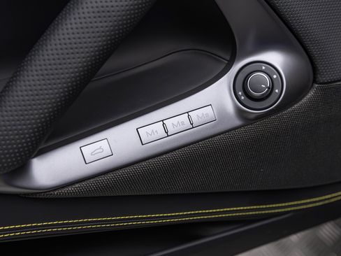Used 2020 Ferrari 812 Superfast RWD image 13