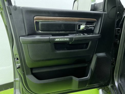 Used 2018 RAM 1500 Laramie w/ Convenience Group AWD/4WD image 17