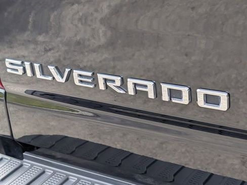 Used 2022 Chevrolet Silverado 2500 LTZ w/ LTZ Convenience Package RWD image 17
