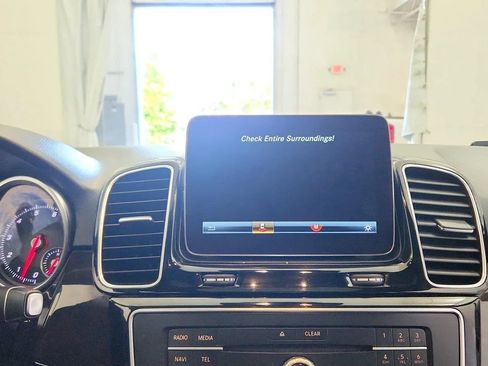 Used 2018 Mercedes-Benz GLE 350 4MATIC image 17