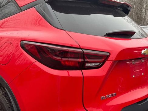 Used 2023 Chevrolet Blazer LT image 9