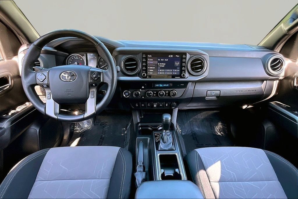 Used 2023 Toyota Tacoma TRD Off-Road w/ Technology Package AWD/4WD image 8