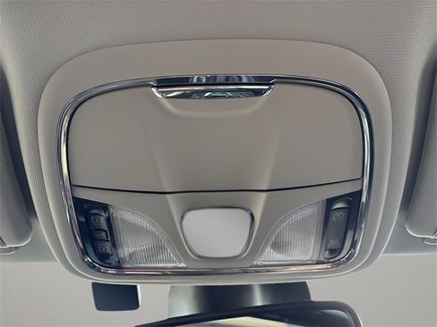 Used 2022 Jeep Cherokee Limited w/ Mopar Interior Package image 13