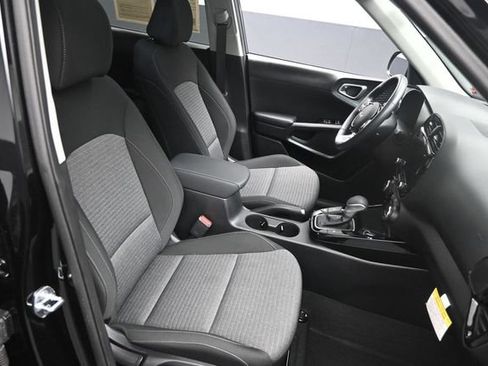 Used 2025 Kia Soul EX FWD image 28