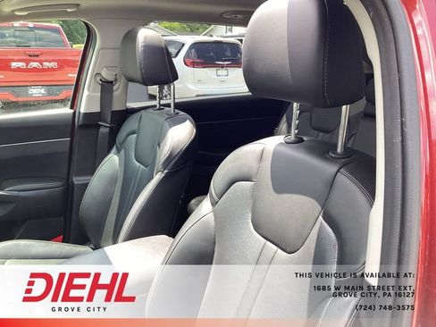 Used 2022 Kia Sorento S w/ Panoramic Sunroof Package AWD/4WD image 18
