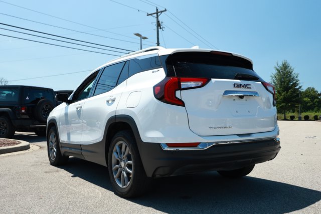 Used 2022 GMC Terrain SLT w/ Infotainment Package II FWD image 8